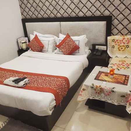 Hotel Aashiyana Inn New Delhi Eksteriør billede