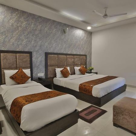 Hotel Aashiyana Inn New Delhi Eksteriør billede