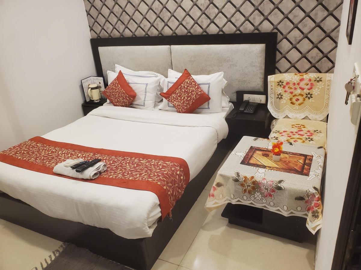 Hotel Aashiyana Inn New Delhi Eksteriør billede