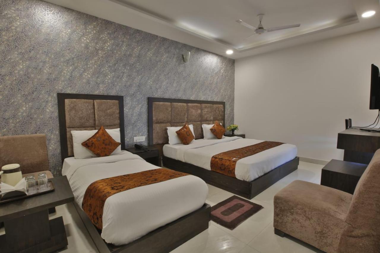 Hotel Aashiyana Inn New Delhi Eksteriør billede