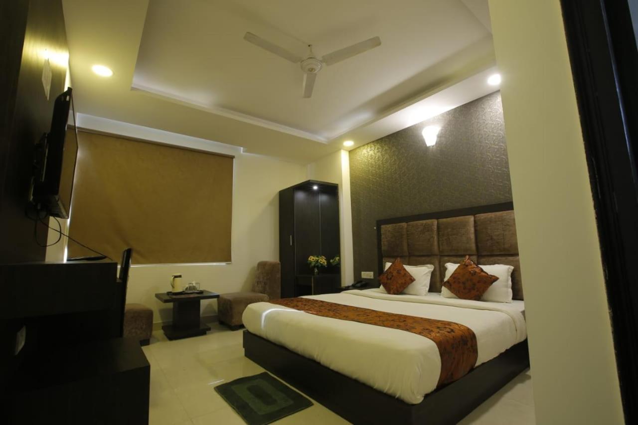 Hotel Aashiyana Inn New Delhi Eksteriør billede