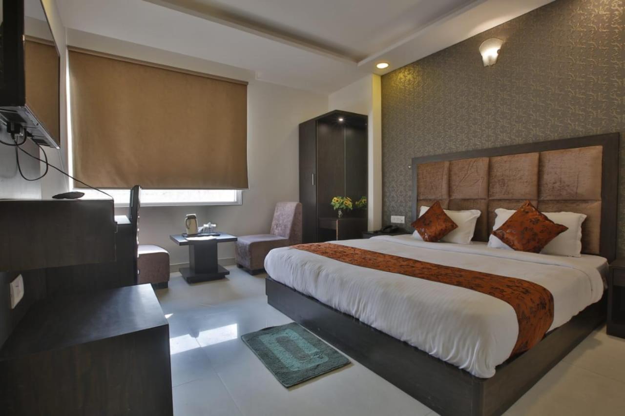 Hotel Aashiyana Inn New Delhi Eksteriør billede