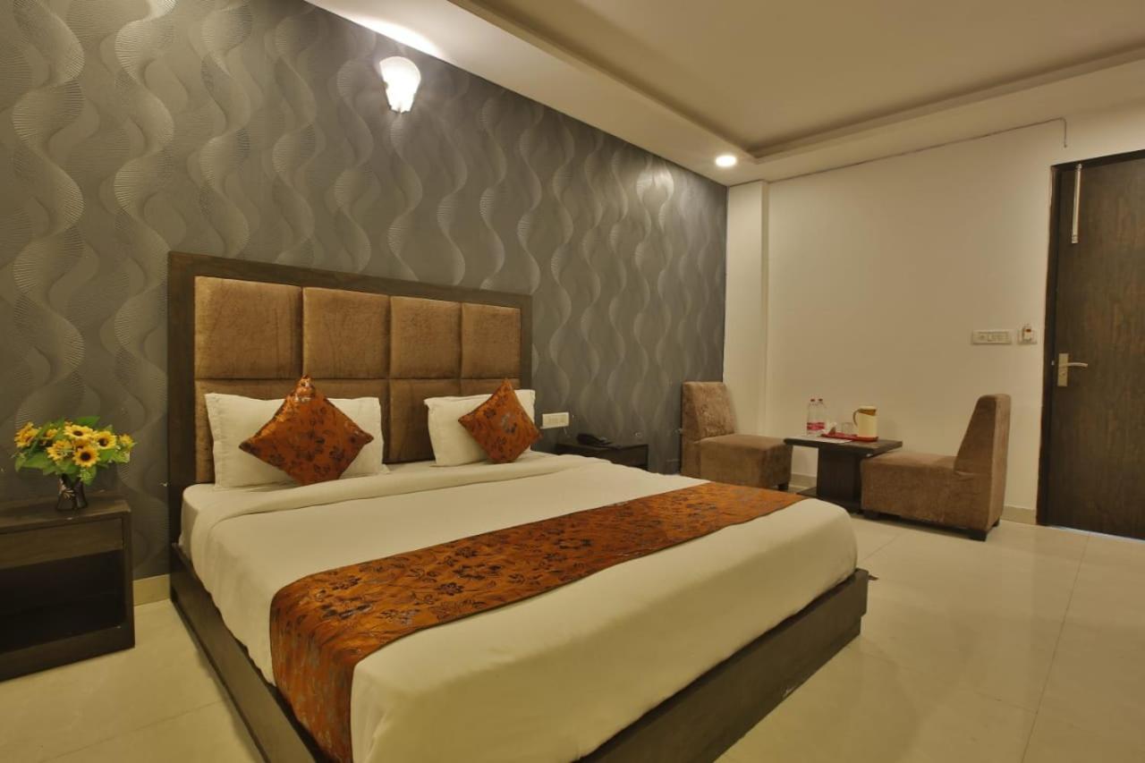 Hotel Aashiyana Inn New Delhi Eksteriør billede